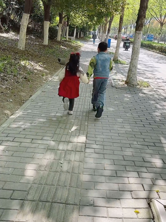 教程分享“牵手跑的快有挂怎么看的出来”(确实能开挂)-第3张图片