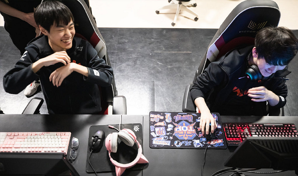 今日热议“wepoKer怎么安装挂件”附开挂脚本详细步-第3张图片